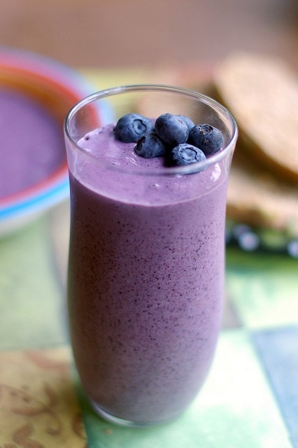 blueberry-yogurt-smoothie